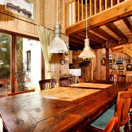 Dom wakacyjny Cozy Holiday In Dion With Sauna&jacuzzi Beauraing