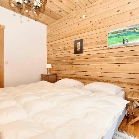 Dom wakacyjny Cozy Holiday In Dion With Sauna&jacuzzi Beauraing