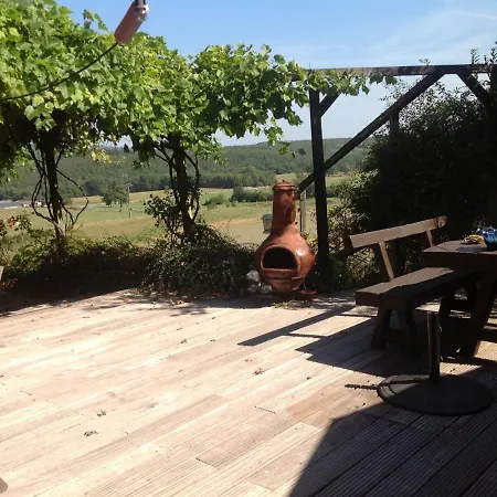 Dom wakacyjny Cozy Holiday In Dion With Sauna&jacuzzi Beauraing